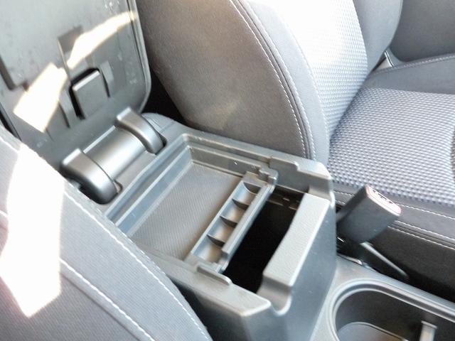 フォレスター ２．０ｉ－Ｌ　１オーナー車．純正６速ＭＴ後期型ナビ地デジフルセグＴＶ　バックカメラＥＴＣインテリアＰＫＧＳＴＩフレキシブルタワーバー全席シートヒータースマートキークルコンＬＥＤライト取説保証書スペアキー１７インチ（54枚目）