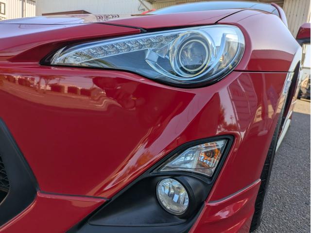 86 GT 12ヶ月走行無制限保証 6速MT TRDエアロ 純正17インチホイール ナビ 内装カスタム フェンダー加工済(14枚目)