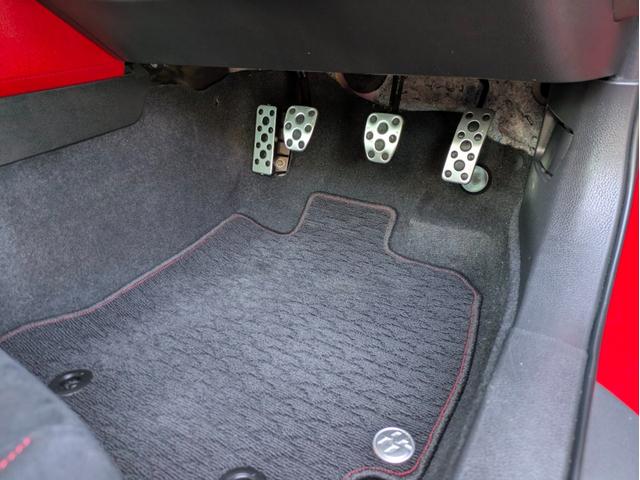 86 GT 12ヶ月走行無制限保証 6速MT TRDエアロ 純正17インチホイール ナビ 内装カスタム フェンダー加工済(20枚目)