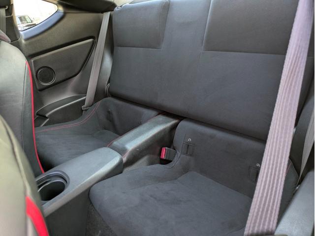 86 GT 12ヶ月走行無制限保証 6速MT TRDエアロ 純正17インチホイール ナビ 内装カスタム フェンダー加工済(42枚目)