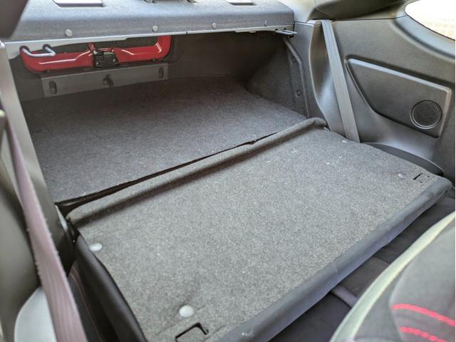 86 GT 12ヶ月走行無制限保証 6速MT TRDエアロ 純正17インチホイール ナビ 内装カスタム フェンダー加工済(46枚目)