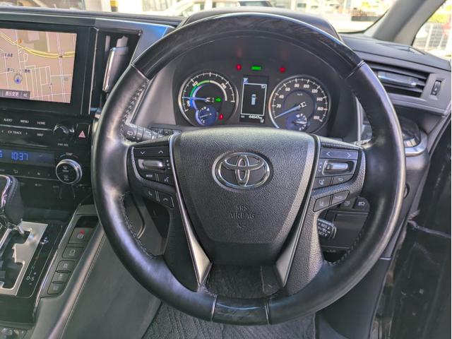 アルファードハイブリッド ＳＲ　Ｃパッケージ　１２ヶ月走行無制限保証　１０．５インチナビ　ＥＴＣ　後席モニター　電動スライドドア　電動リアゲート　アダクティブクルーズコントロール　デジタルインナーミラー　ステアリングヒーター　後席エアコン　４ＷＤ（26枚目）