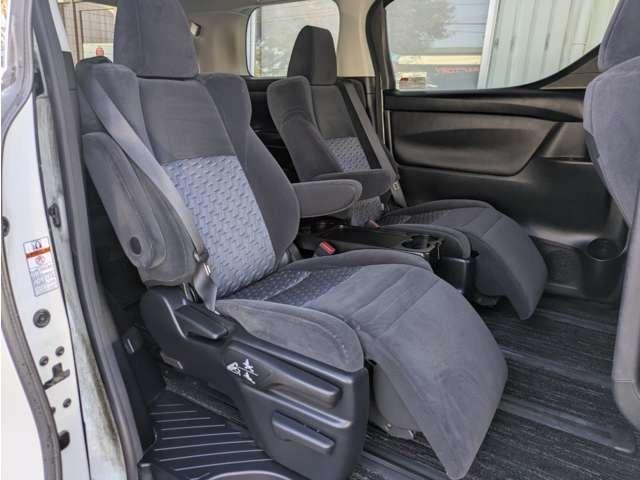 ヴェルファイア 2.5Z Aエディション 12ヶ月走行無制限保証 オートクルーズコントロール 両側電動スライドドア 全周囲カメラ ナビ ETC オットマン キャプテンシート ウォークスルー スタッドレスタイヤ(4枚目)