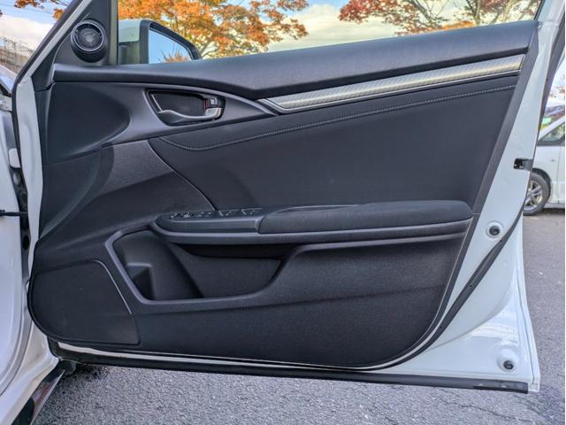 シビック ハッチバック ホンダセンシング 12ヶ月走行無制限保証 6速MT Bluetooth接続対応ナビ ETC ホンダセンシング アダクティブクルーズコントロール(ACC) 純正18インチホイール(41枚目)