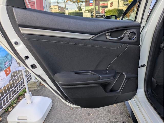 シビック ハッチバック ホンダセンシング 12ヶ月走行無制限保証 6速MT Bluetooth接続対応ナビ ETC ホンダセンシング アダクティブクルーズコントロール(ACC) 純正18インチホイール(50枚目)