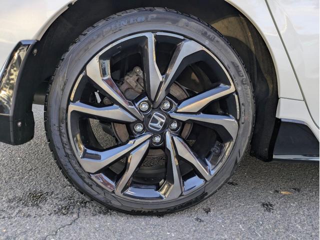 シビック ハッチバック ホンダセンシング 12ヶ月走行無制限保証 6速MT Bluetooth接続対応ナビ ETC ホンダセンシング アダクティブクルーズコントロール(ACC) 純正18インチホイール(56枚目)