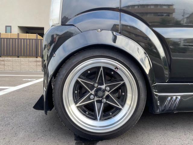 キャリイトラック ＫＣ　新品タイヤ　ローダウン　フルエアロ　社外ナビ　ヤンキーホン　アルミボックス　ステアリングナルディー　ＭＯＭＯシフト　内装張替え済み　ドラレコ　バックカメラ　ミュージックサーバー　ステッカー付（20枚目）