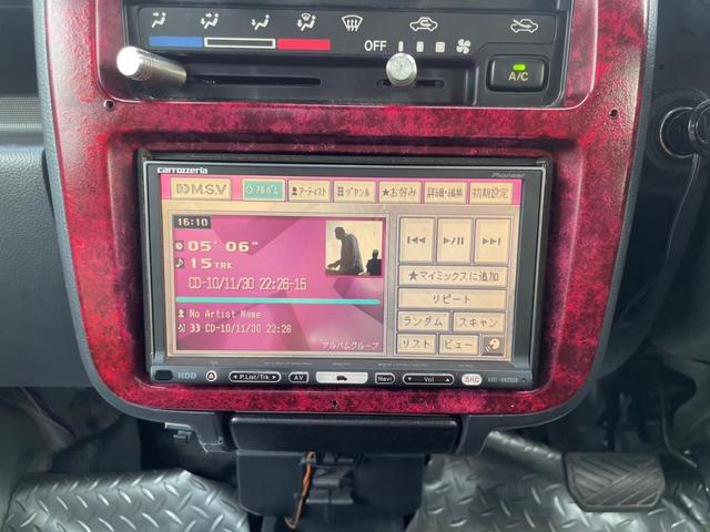 キャリイトラック ＫＣ　新品タイヤ　ローダウン　フルエアロ　社外ナビ　ヤンキーホン　アルミボックス　ステアリングナルディー　ＭＯＭＯシフト　内装張替え済み　ドラレコ　バックカメラ　ミュージックサーバー　ステッカー付（28枚目）