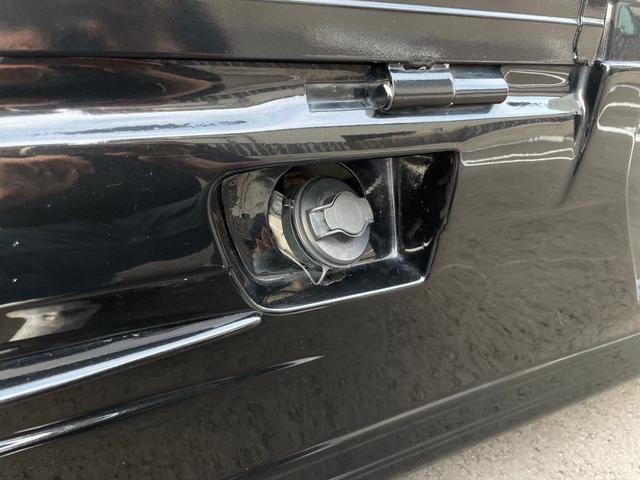 キャリイトラック ＫＣ　新品タイヤ　ローダウン　フルエアロ　社外ナビ　ヤンキーホン　アルミボックス　ステアリングナルディー　ＭＯＭＯシフト　内装張替え済み　ドラレコ　バックカメラ　ミュージックサーバー　ステッカー付（40枚目）