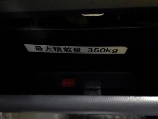 キャリイトラック ＫＣ　新品タイヤ　ローダウン　フルエアロ　社外ナビ　ヤンキーホン　アルミボックス　ステアリングナルディー　ＭＯＭＯシフト　内装張替え済み　ドラレコ　バックカメラ　ミュージックサーバー　ステッカー付（47枚目）