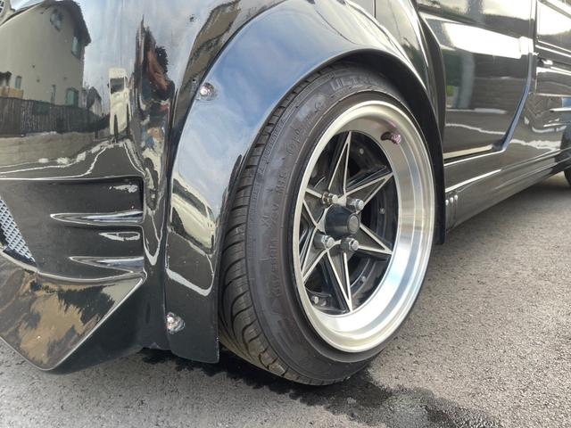 キャリイトラック ＫＣ　新品タイヤ　ローダウン　フルエアロ　社外ナビ　ヤンキーホン　アルミボックス　ステアリングナルディー　ＭＯＭＯシフト　内装張替え済み　ドラレコ　バックカメラ　ミュージックサーバー　ステッカー付（65枚目）