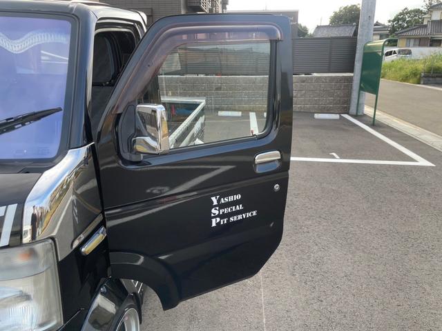 キャリイトラック ＫＣ　新品タイヤ　ローダウン　フルエアロ　社外ナビ　ヤンキーホン　アルミボックス　ステアリングナルディー　ＭＯＭＯシフト　内装張替え済み　ドラレコ　バックカメラ　ミュージックサーバー　ステッカー付（70枚目）