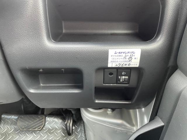 キャリイトラック ＫＣ　新品タイヤ　ローダウン　フルエアロ　社外ナビ　ヤンキーホン　アルミボックス　ステアリングナルディー　ＭＯＭＯシフト　内装張替え済み　ドラレコ　バックカメラ　ミュージックサーバー　ステッカー付（79枚目）