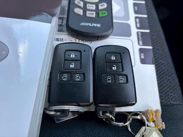 ノア ハイブリッドＧ　ワンオーナー　アルパイン１０型モニタ　１１．４型フリップダウンモニタ　ＴＶナビ　ビルトインＥＴＣ　バックカメラ　ドラレコ　シートヒーター　両側パワースライドドア　電動格納ウィンカー　プッシュスタート（33枚目）