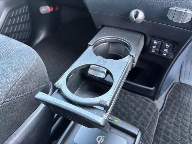 ノア ハイブリッドＧ　ワンオーナー　アルパイン１０型モニタ　１１．４型フリップダウンモニタ　ＴＶナビ　ビルトインＥＴＣ　バックカメラ　ドラレコ　シートヒーター　両側パワースライドドア　電動格納ウィンカー　プッシュスタート（34枚目）