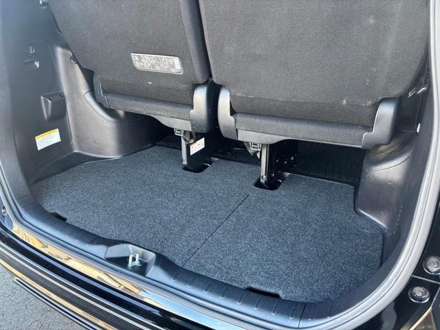 ノア ハイブリッドＧ　ワンオーナー　アルパイン１０型モニタ　１１．４型フリップダウンモニタ　ＴＶナビ　ビルトインＥＴＣ　バックカメラ　ドラレコ　シートヒーター　両側パワースライドドア　電動格納ウィンカー　プッシュスタート（66枚目）