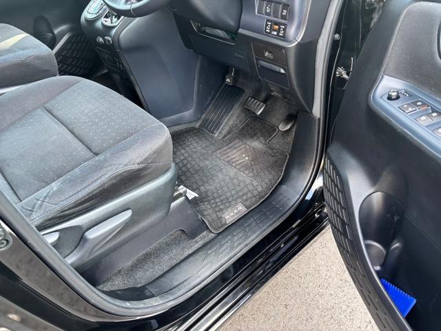 ノア ハイブリッドＧ　ワンオーナー　アルパイン１０型モニタ　１１．４型フリップダウンモニタ　ＴＶナビ　ビルトインＥＴＣ　バックカメラ　ドラレコ　シートヒーター　両側パワースライドドア　電動格納ウィンカー　プッシュスタート（67枚目）