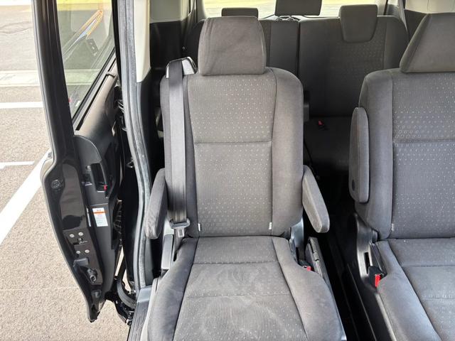 ノア ハイブリッドＧ　ワンオーナー　アルパイン１０型モニタ　１１．４型フリップダウンモニタ　ＴＶナビ　ビルトインＥＴＣ　バックカメラ　ドラレコ　シートヒーター　両側パワースライドドア　電動格納ウィンカー　プッシュスタート（80枚目）