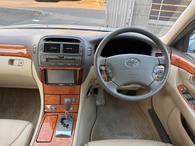 セルシオ Ｃ仕様　３０後期　本革シート　サスコン付　シートエアコン　社外ナビ（15枚目）