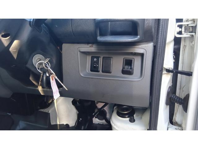 ＮＴ１００クリッパートラック 　簡易保冷車　社外ナビ・テレビ　バックモニター（６インチワイドミラーモニター）（25枚目）