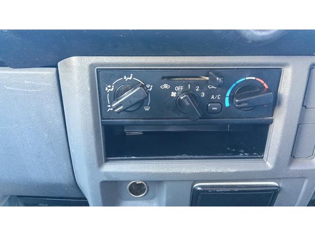 ＮＴ１００クリッパートラック 　簡易保冷車　社外ナビ・テレビ　バックモニター（６インチワイドミラーモニター）（31枚目）