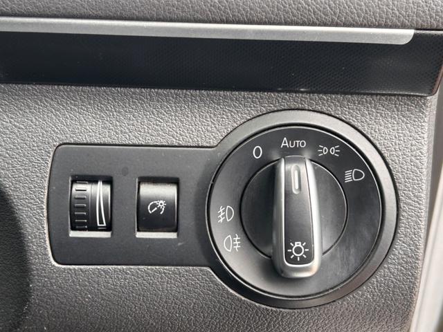 ゴルフトゥーラン ＴＳＩ　ハイライン　ナビ　ＴＶ　ＥＴＣ　バックカメラ　ルーフレール　オートライト　電動格納ミラー（26枚目）