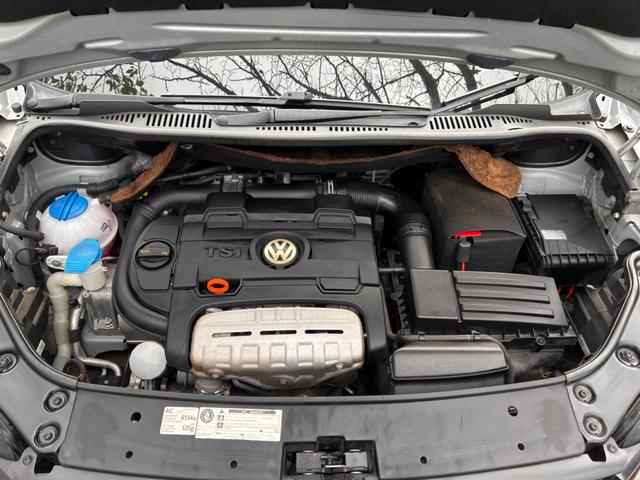 ゴルフトゥーラン ＴＳＩ　ハイライン　ナビ　ＴＶ　ＥＴＣ　バックカメラ　ルーフレール　オートライト　電動格納ミラー（64枚目）