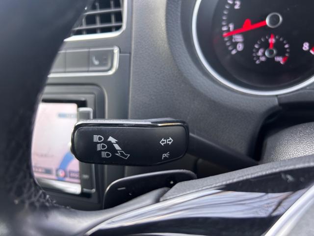 ポロ ＴＳＩハイライン　ナビ　ＴＶ　バックカメラ　Ｂｌｕｅｔｏｏｔｈ　シートヒーター　アダプティブクルーズコントロール　オートライト　ＵＳＢポート　パドルシフト　シティエマージェンシーブレーキ　パドルシフト　１６インチＡＷ（65枚目）