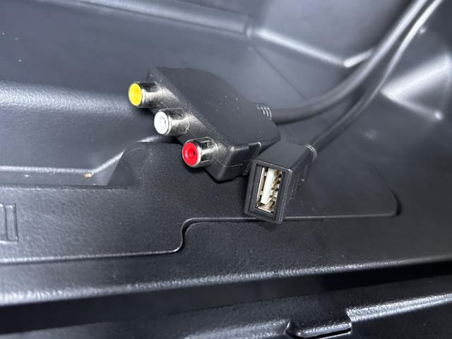 ポロ ＴＳＩハイライン　ナビ　ＴＶ　バックカメラ　Ｂｌｕｅｔｏｏｔｈ　シートヒーター　アダプティブクルーズコントロール　オートライト　ＵＳＢポート　パドルシフト　シティエマージェンシーブレーキ　パドルシフト　１６インチＡＷ（70枚目）