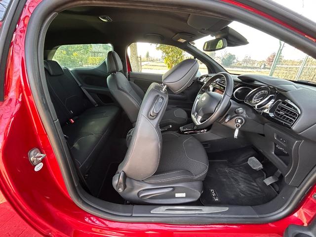 DS3 シック アクティブシティブレーキ Bluetooth ETC 障害物センサー 電動格納ミラー クルーズコントロール オートライト オートワイパー USBポート マニュアルモード 16インチ純正アルミホイール(18枚目)