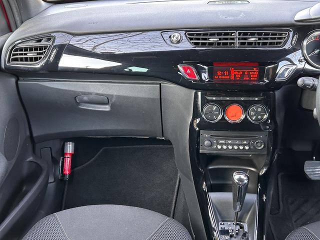 DS3 シック アクティブシティブレーキ Bluetooth ETC 障害物センサー 電動格納ミラー クルーズコントロール オートライト オートワイパー USBポート マニュアルモード 16インチ純正アルミホイール(43枚目)