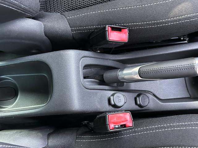 DS3 シック アクティブシティブレーキ Bluetooth ETC 障害物センサー 電動格納ミラー クルーズコントロール オートライト オートワイパー USBポート マニュアルモード 16インチ純正アルミホイール(63枚目)