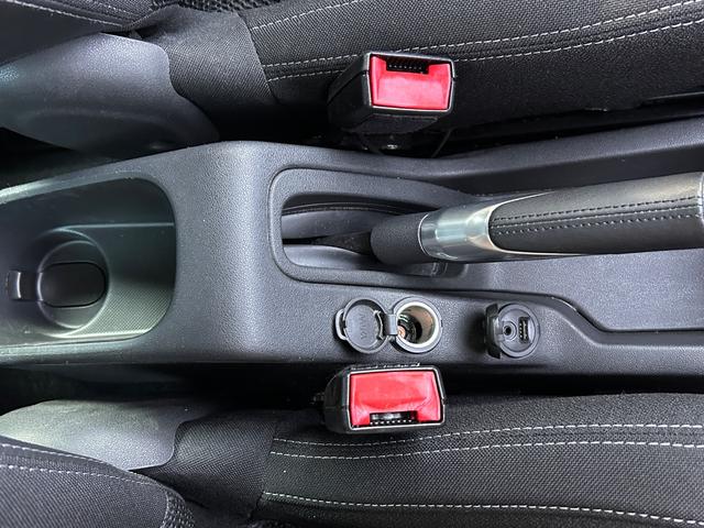 DS3 シック アクティブシティブレーキ Bluetooth ETC 障害物センサー 電動格納ミラー クルーズコントロール オートライト オートワイパー USBポート マニュアルモード 16インチ純正アルミホイール(64枚目)