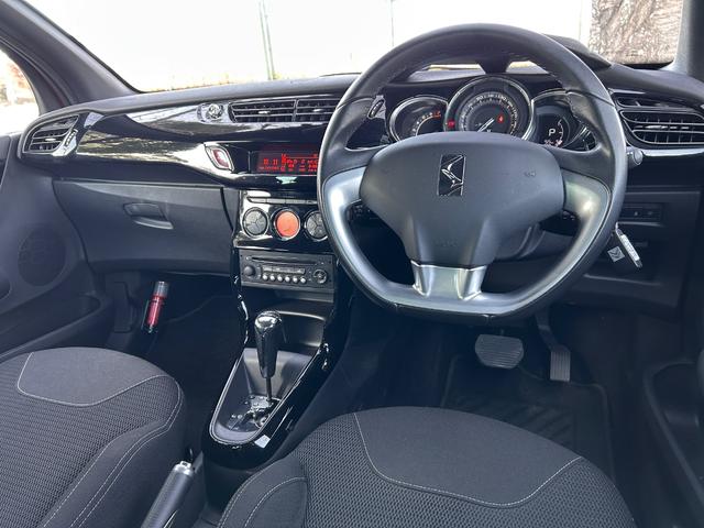 DS3 シック アクティブシティブレーキ Bluetooth ETC 障害物センサー 電動格納ミラー クルーズコントロール オートライト オートワイパー USBポート マニュアルモード 16インチ純正アルミホイール(77枚目)