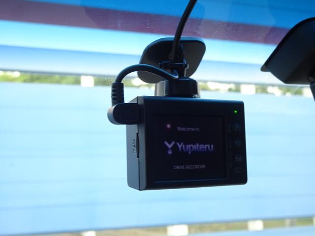 デリカＤ：５ Ｇ　パワーパッケージ　ワンオーナー　３０８４５ｋｍ　４ＷＤ　両Ｐスラ　後席モニター　９インチナビ　Ｂカメラ　フルセグ　ＥＴＣ　ドラレコ　Ｐシート　シートＨ　パドルシフト　クルコン　１８ＡＷ　ＨＩＤ　ＦＯＧ　警報　自格ミラー（20枚目）