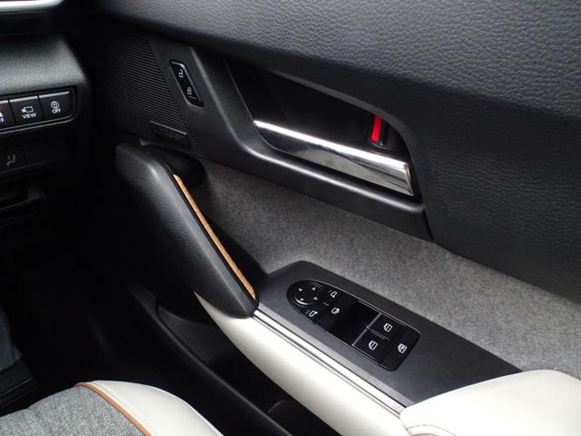 MX-30EVモデル ハイエストセット 3トーンカラー BOSE 全方位 ナビ フルセグ カラーHUD ヒートステア 半革 運メモリーPシート 前シートヒーター 18AW LEDライト Dモニタリング BSM 前後ソナー 充ケーブル(20枚目)