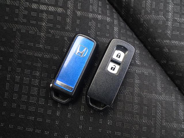 Ｎ－ＷＧＮカスタム Ｇ　ターボＳＳ２トーンカラースタイルパッケージ　８インチナビ　Ｂカメ　走ＴＶ　ＥＴＣ　ドラレコ　Ｒイルミピラー　Ｆグリルイルミ　Ｆビームライト　専用１５ＡＷ　ＨＩＤ　ＬＥＤフォグ　自格ミラー　クルコン　パドルシフト　セキュリティ　リヤフィルム　半革（17枚目）