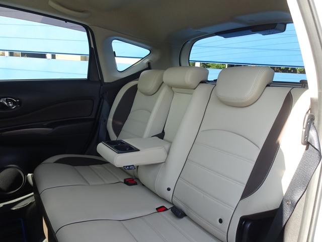 ノート e-パワー メダリスト プレミアムホワイトインテリア 全方位カメラ ナビ 走TV ETC Dレコ Sルームミラー Rクルーズ 15AW LEDライト FOG 前後ソナー オートAC ステアスイイチ ドアバイザー フロアマット(11枚目)