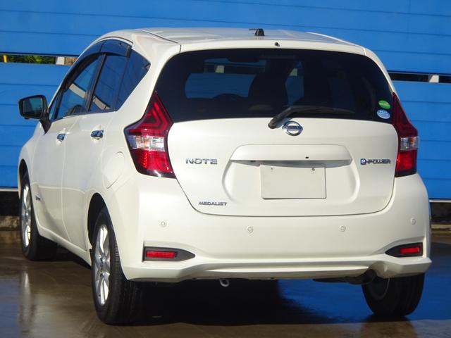 ノート e-パワー メダリスト プレミアムホワイトインテリア 全方位カメラ ナビ 走TV ETC Dレコ Sルームミラー Rクルーズ 15AW LEDライト FOG 前後ソナー オートAC ステアスイイチ ドアバイザー フロアマット(38枚目)