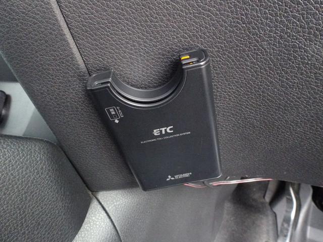 エクストレイル モード・プレミアHVオーテック30thアニバーサリー パノラマルーフ 専用本革シート ナビ Bカメラ フルセグ ETC エンジンスターター ルーフレール Pバックドア ヒートミラー LEDライト FOG デイライト 前シートH 前後ソナー ドアバイザー(7枚目)