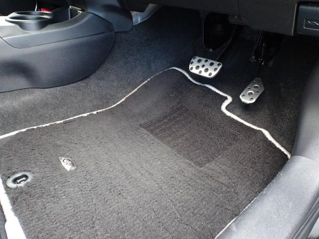 アクア Ｇ　Ｇ’ｓ　走行２．７万ｋｍ・アルパイン８インチナビ・Ｂカメラ・フルセグ・ＥＴＣ・オートクルーズ・ＬＥＤライト・ＬＥＤフォグ・ＬＥＤビームライト・専用ハーフレザー・前シートヒーター・１７ＡＷ・オート格納ドアミラー（28枚目）