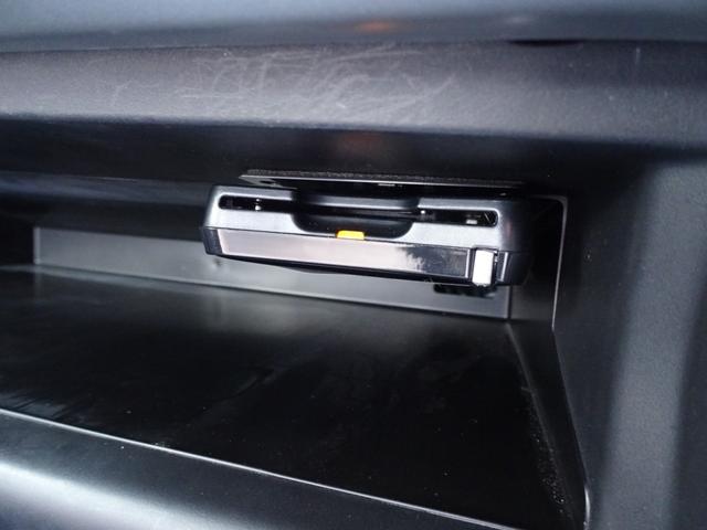 エクリプスクロスＰＨＥＶ Ｐ　ワンオーナー　走行１．７万ｋｍ　白本革シート　８インチナビ　全方位カメラ　フルセグ　ＥＴＣ　前後ドラレコ　アルミペダル　パドルシフト　前シートヒーター　前パワーシート　ＬＥＤ　充ケーブル　フロアマット（7枚目）