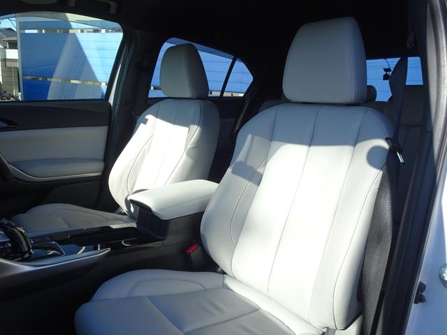 エクリプスクロスＰＨＥＶ Ｐ　ワンオーナー　走行１．７万ｋｍ　白本革シート　８インチナビ　全方位カメラ　フルセグ　ＥＴＣ　前後ドラレコ　アルミペダル　パドルシフト　前シートヒーター　前パワーシート　ＬＥＤ　充ケーブル　フロアマット（11枚目）