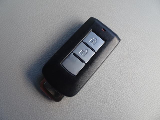 エクリプスクロスＰＨＥＶ Ｐ　ワンオーナー　走行１．７万ｋｍ　白本革シート　８インチナビ　全方位カメラ　フルセグ　ＥＴＣ　前後ドラレコ　アルミペダル　パドルシフト　前シートヒーター　前パワーシート　ＬＥＤ　充ケーブル　フロアマット（19枚目）