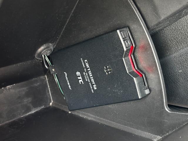 ジープ・レネゲード トレイルホーク　ワンオーナー／Ｂｌｕｅｔｏｏｔｈ／バックカメラ／ドラレコ／ＥＴＣ／電動パーキングブレーキ／クルーズコントロール／１７インチ純正アルミホイール／オートライト／プッシュスタート／ステアリングスイッチ（51枚目）