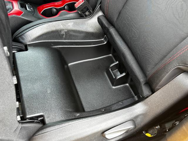 ジープ・レネゲード トレイルホーク　ワンオーナー／Ｂｌｕｅｔｏｏｔｈ／バックカメラ／ドラレコ／ＥＴＣ／電動パーキングブレーキ／クルーズコントロール／１７インチ純正アルミホイール／オートライト／プッシュスタート／ステアリングスイッチ（62枚目）