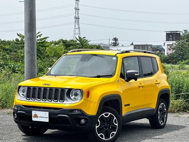 ジープ・レネゲード トレイルホーク　ワンオーナー／Ｂｌｕｅｔｏｏｔｈ／バックカメラ／ドラレコ／ＥＴＣ／電動パーキングブレーキ／クルーズコントロール／１７インチ純正アルミホイール／オートライト／プッシュスタート／ステアリングスイッチ（68枚目）