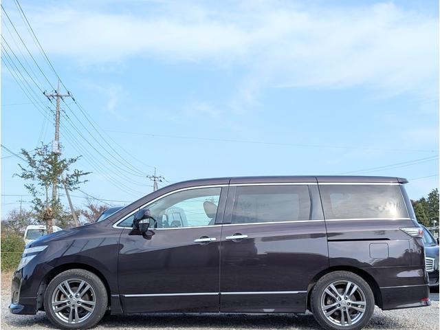 エルグランド ２５０ハイウェイスターアーバンクロム　カラーコードＬＡＥ／オーロラモーヴ／後席モニター／フリップダウンＭ／両側電動スライドドア／Ｂｌｕｅｔｏｏｔｈ／社外メモリーナビ／フルセグＴＶ／ＣＤ・ＤＶＤ／バックカメラ／ＥＴＣ／１８インチ純正アルミ（11枚目）