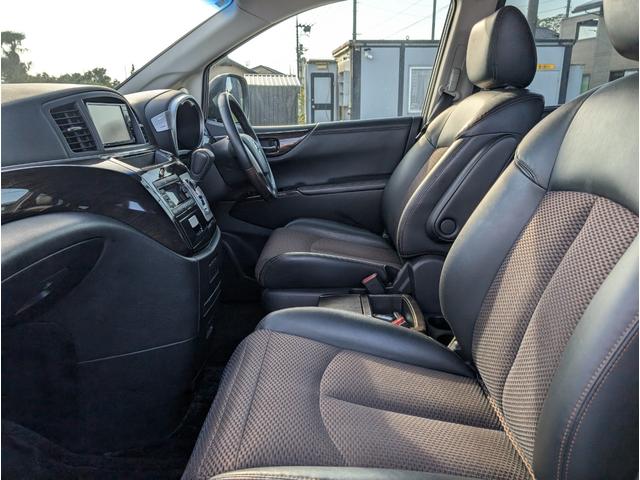 エルグランド ２５０ハイウェイスターアーバンクロム　カラーコードＬＡＥ／オーロラモーヴ／後席モニター／フリップダウンＭ／両側電動スライドドア／Ｂｌｕｅｔｏｏｔｈ／社外メモリーナビ／フルセグＴＶ／ＣＤ・ＤＶＤ／バックカメラ／ＥＴＣ／１８インチ純正アルミ（35枚目）