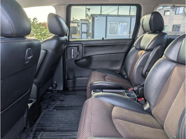 エルグランド ２５０ハイウェイスターアーバンクロム　カラーコードＬＡＥ／オーロラモーヴ／後席モニター／フリップダウンＭ／両側電動スライドドア／Ｂｌｕｅｔｏｏｔｈ／社外メモリーナビ／フルセグＴＶ／ＣＤ・ＤＶＤ／バックカメラ／ＥＴＣ／１８インチ純正アルミ（41枚目）